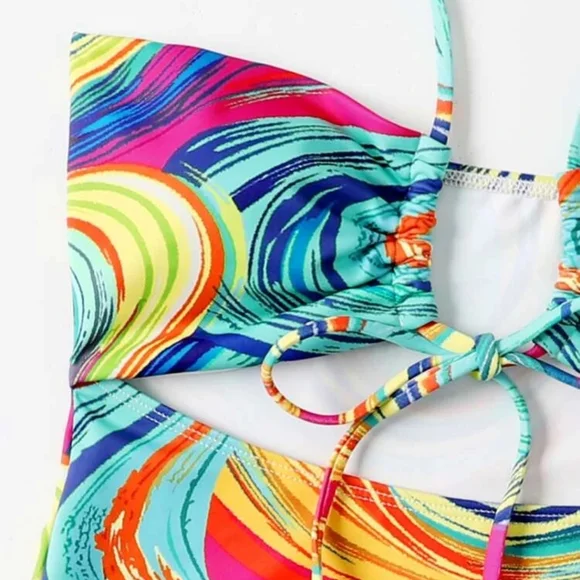 One piece swimsuit - Picture 2 of 4